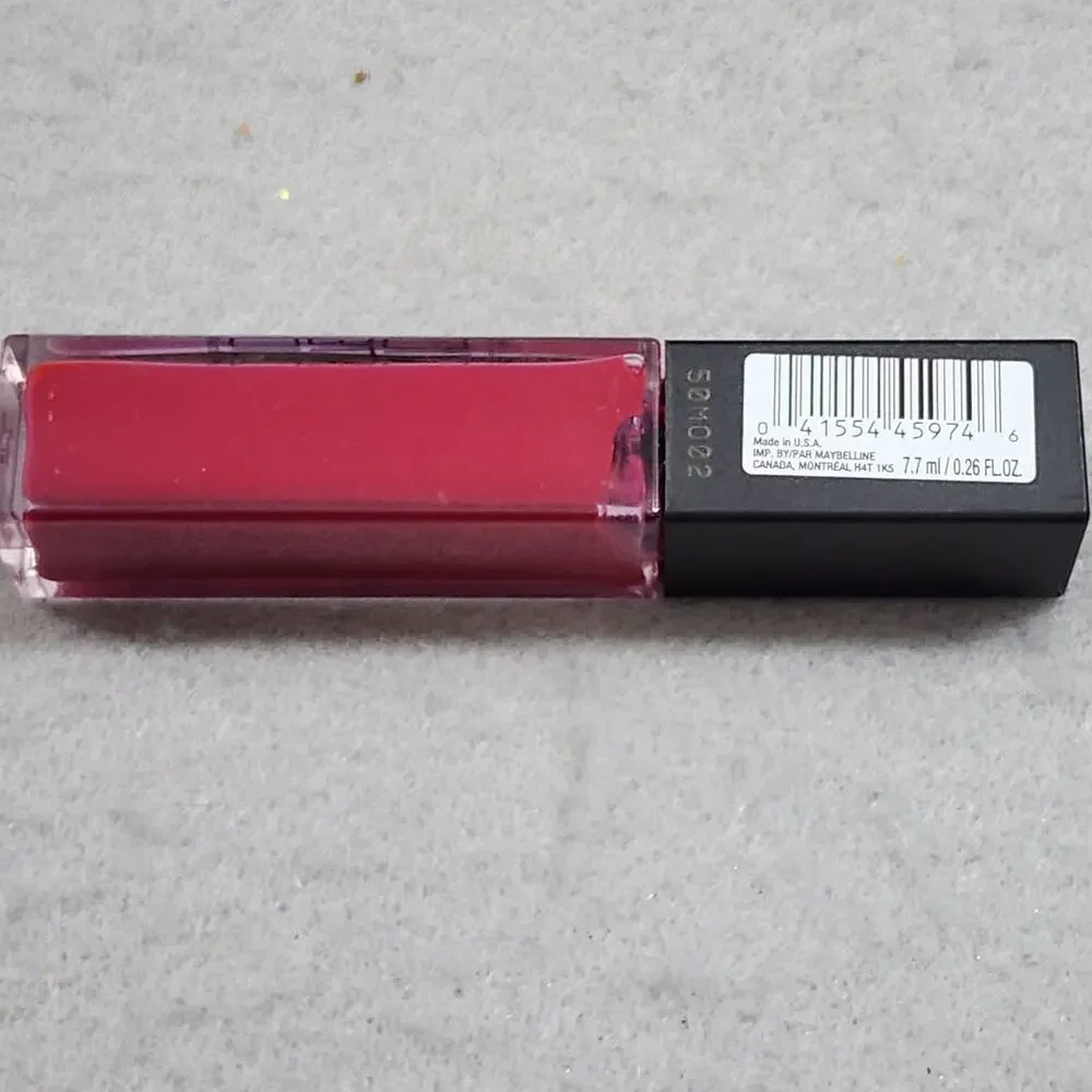 40 BERRY BOOST Vivid Matte Liquid ColorSensational 0.26fl oz Maybelline New York